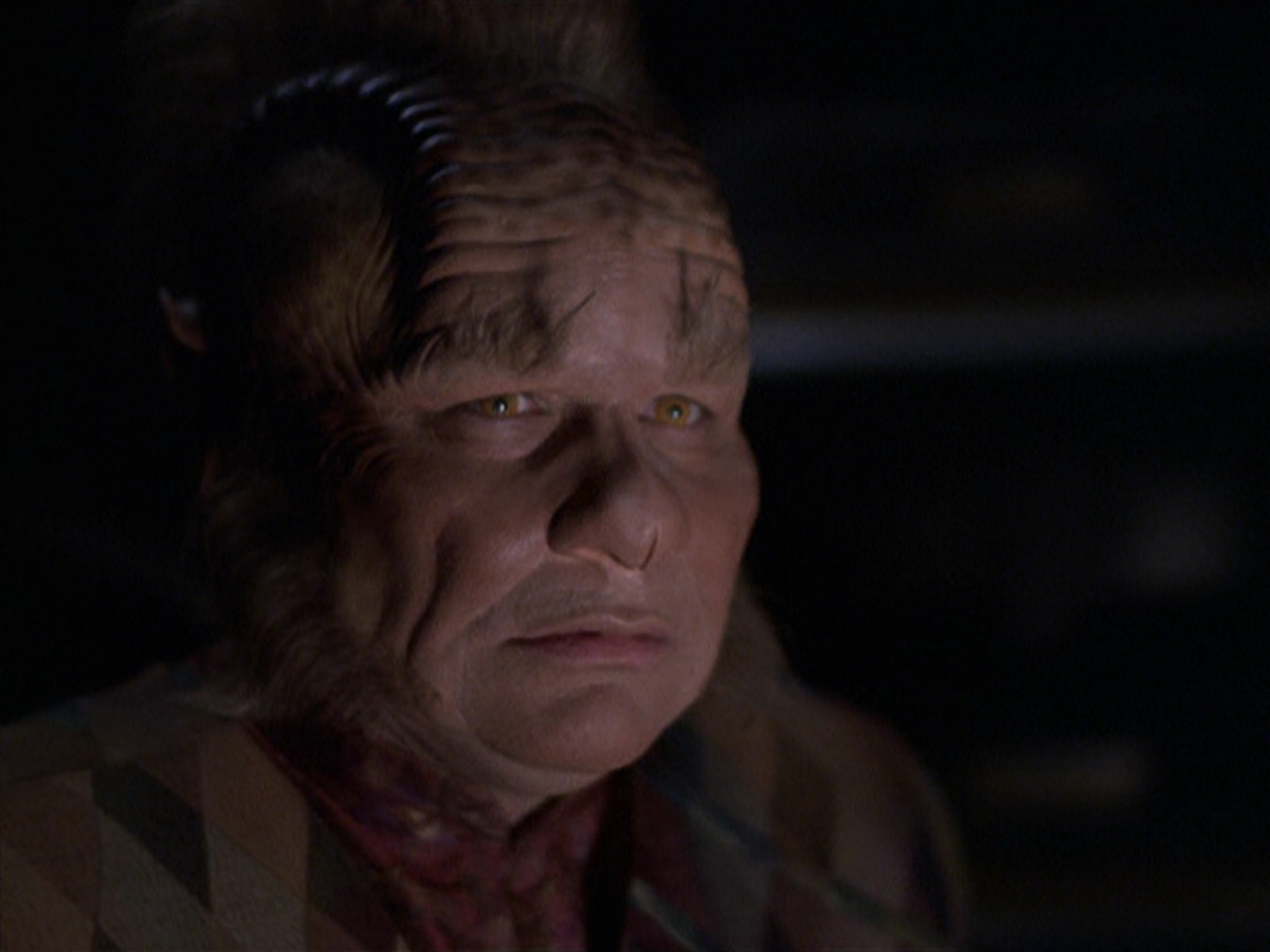 extant_StarTrek_VOY_6x25-TheHauntingOfDeckTwelve_00913.jpg