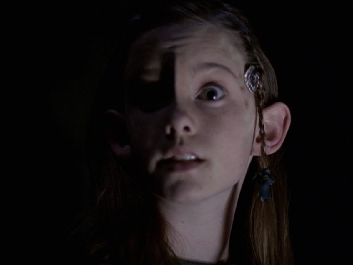 extant_StarTrek_VOY_6x25-TheHauntingOfDeckTwelve_00969.jpg