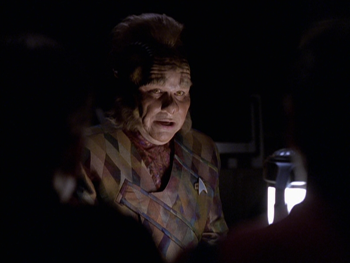 extant_StarTrek_VOY_6x25-TheHauntingOfDeckTwelve_00972.jpg