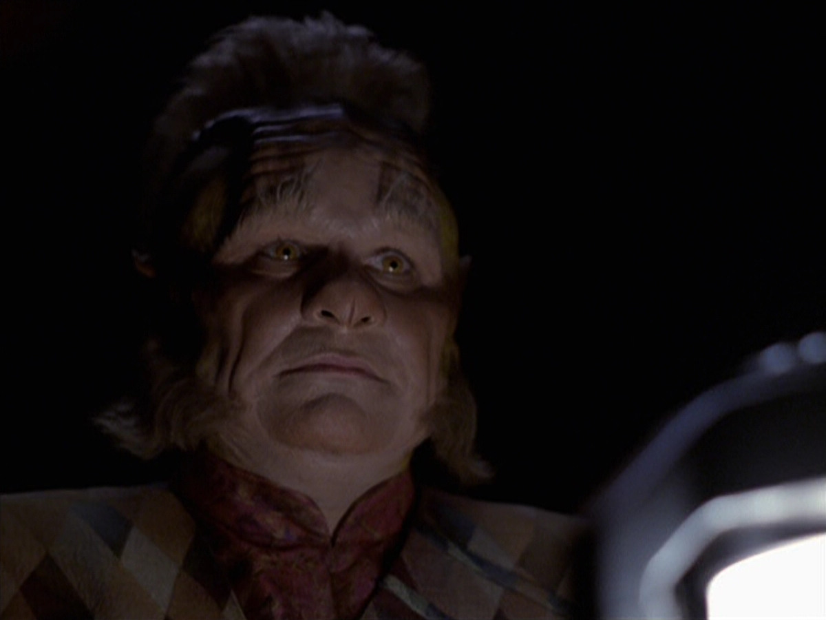 extant_StarTrek_VOY_6x25-TheHauntingOfDeckTwelve_00987.jpg
