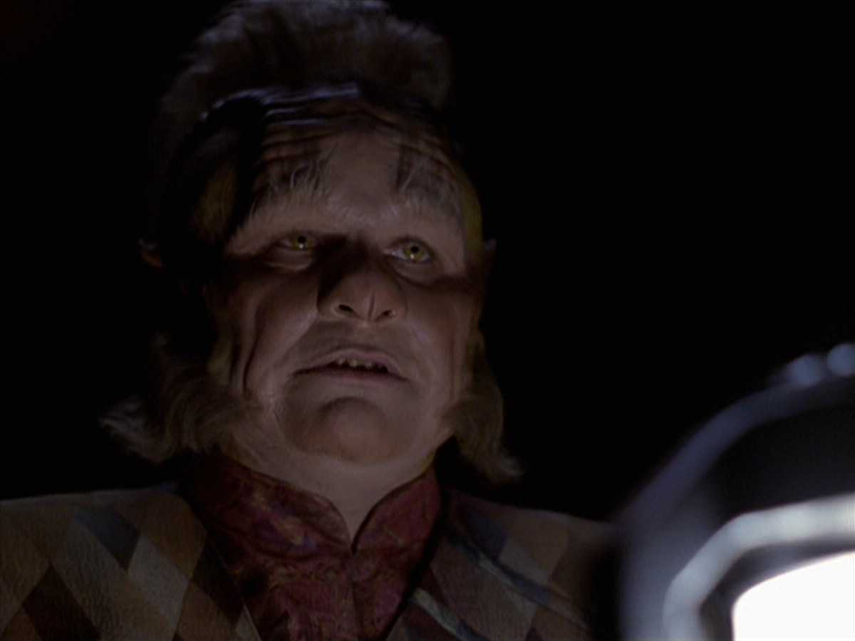 extant_StarTrek_VOY_6x25-TheHauntingOfDeckTwelve_00988.jpg