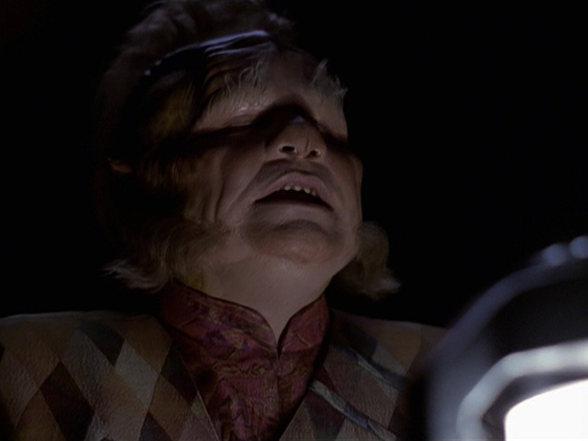 extant_StarTrek_VOY_6x25-TheHauntingOfDeckTwelve_00995.jpg