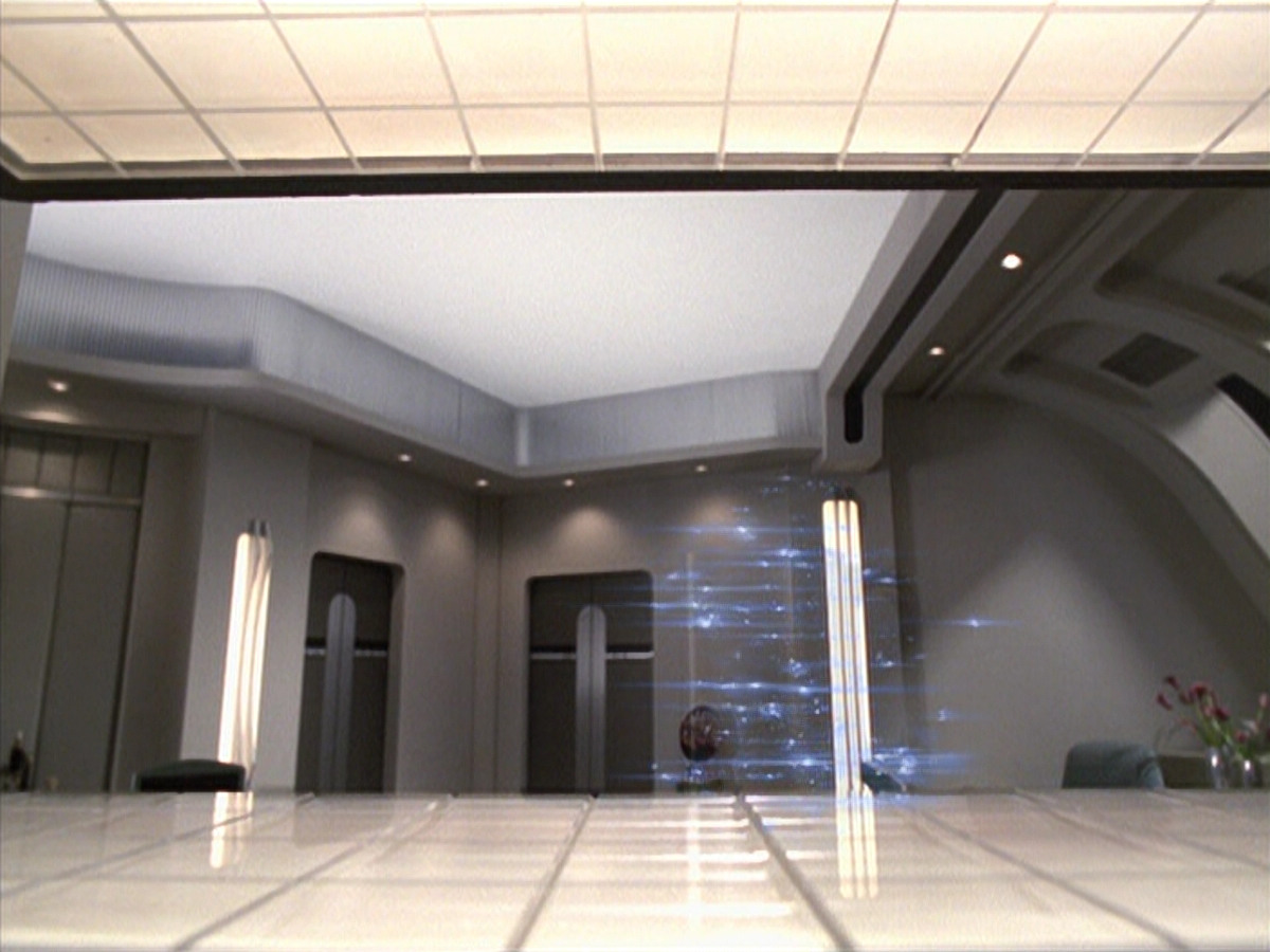 extant_StarTrek_VOY_6x25-TheHauntingOfDeckTwelve_01007.jpg