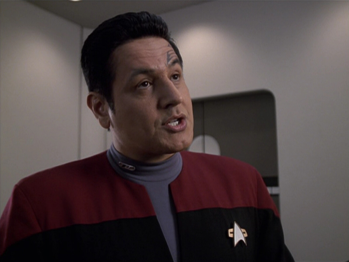 extant_StarTrek_VOY_6x25-TheHauntingOfDeckTwelve_01022.jpg