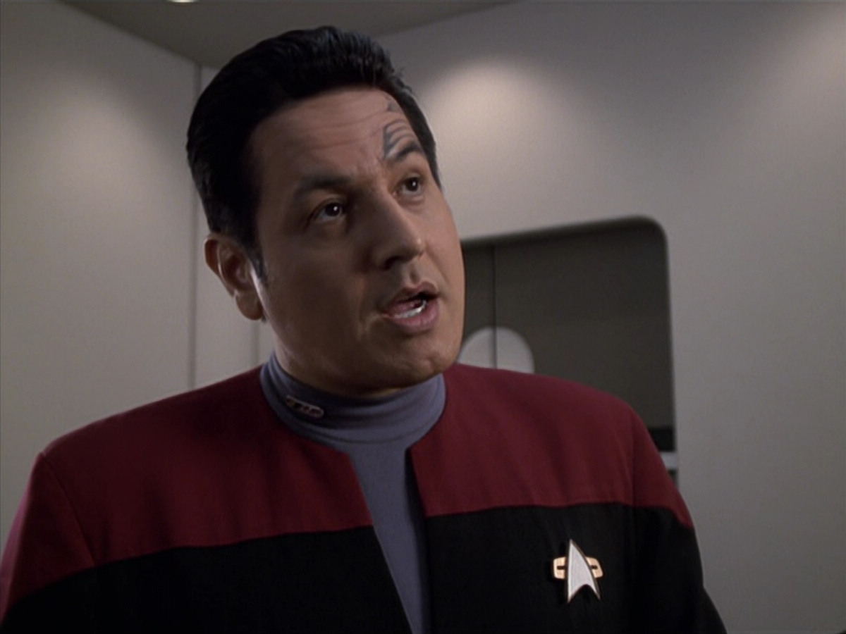extant_StarTrek_VOY_6x25-TheHauntingOfDeckTwelve_01023.jpg
