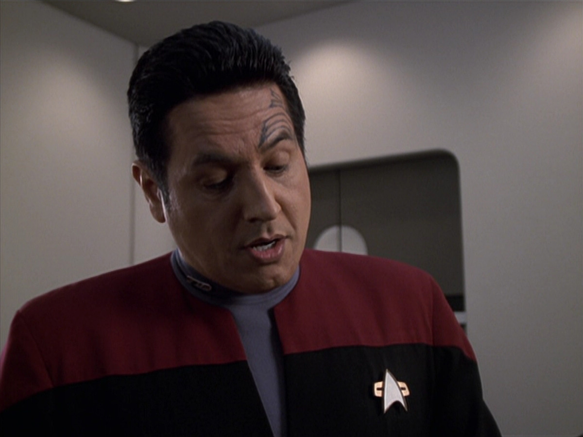 extant_StarTrek_VOY_6x25-TheHauntingOfDeckTwelve_01025.jpg
