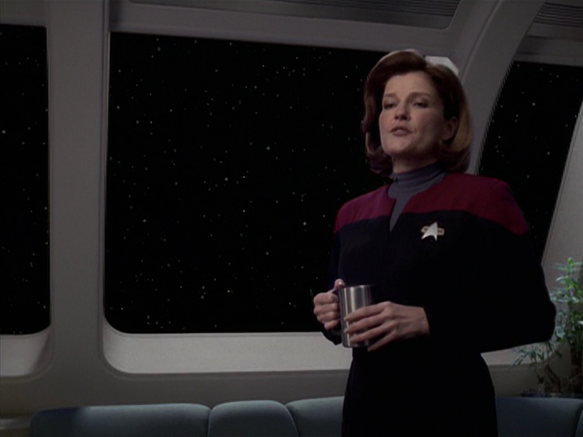 extant_StarTrek_VOY_6x25-TheHauntingOfDeckTwelve_01029.jpg