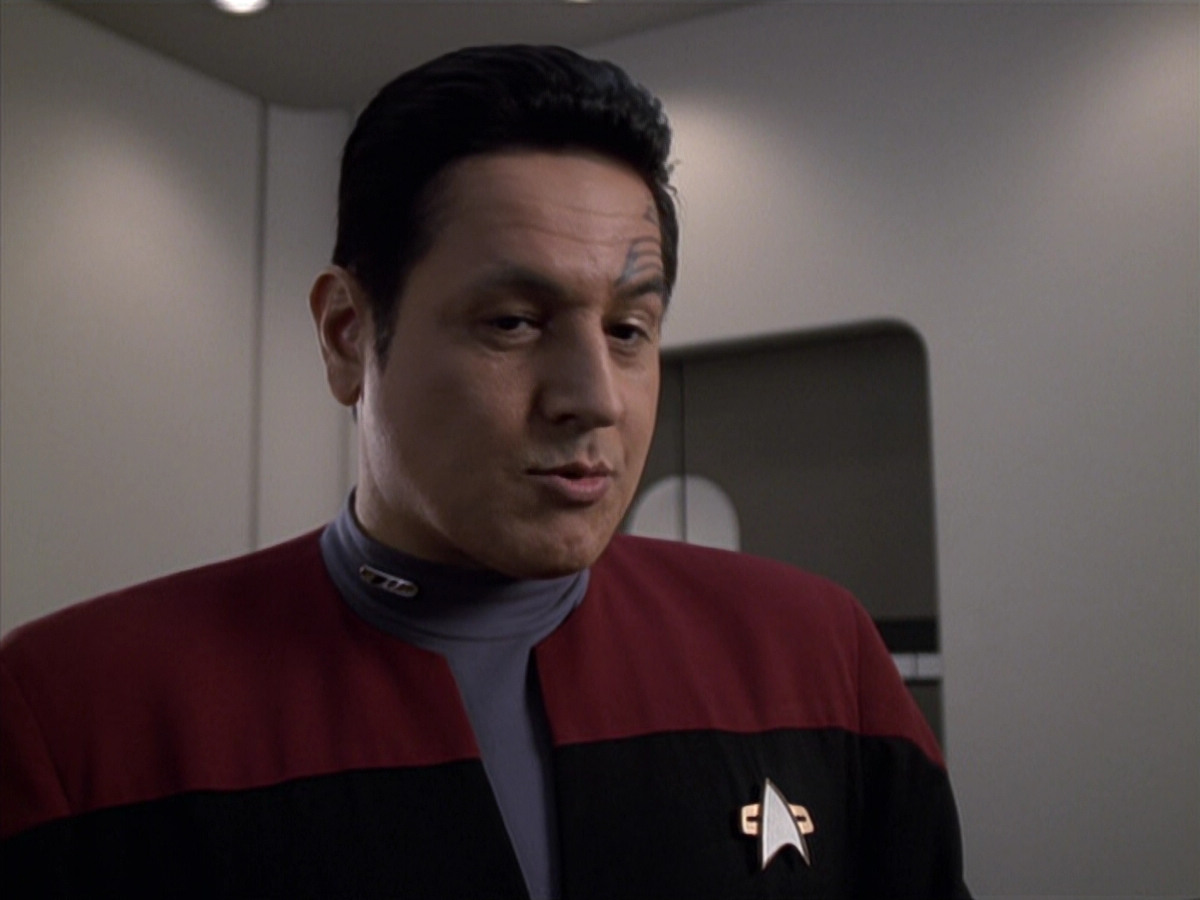 extant_StarTrek_VOY_6x25-TheHauntingOfDeckTwelve_01077.jpg
