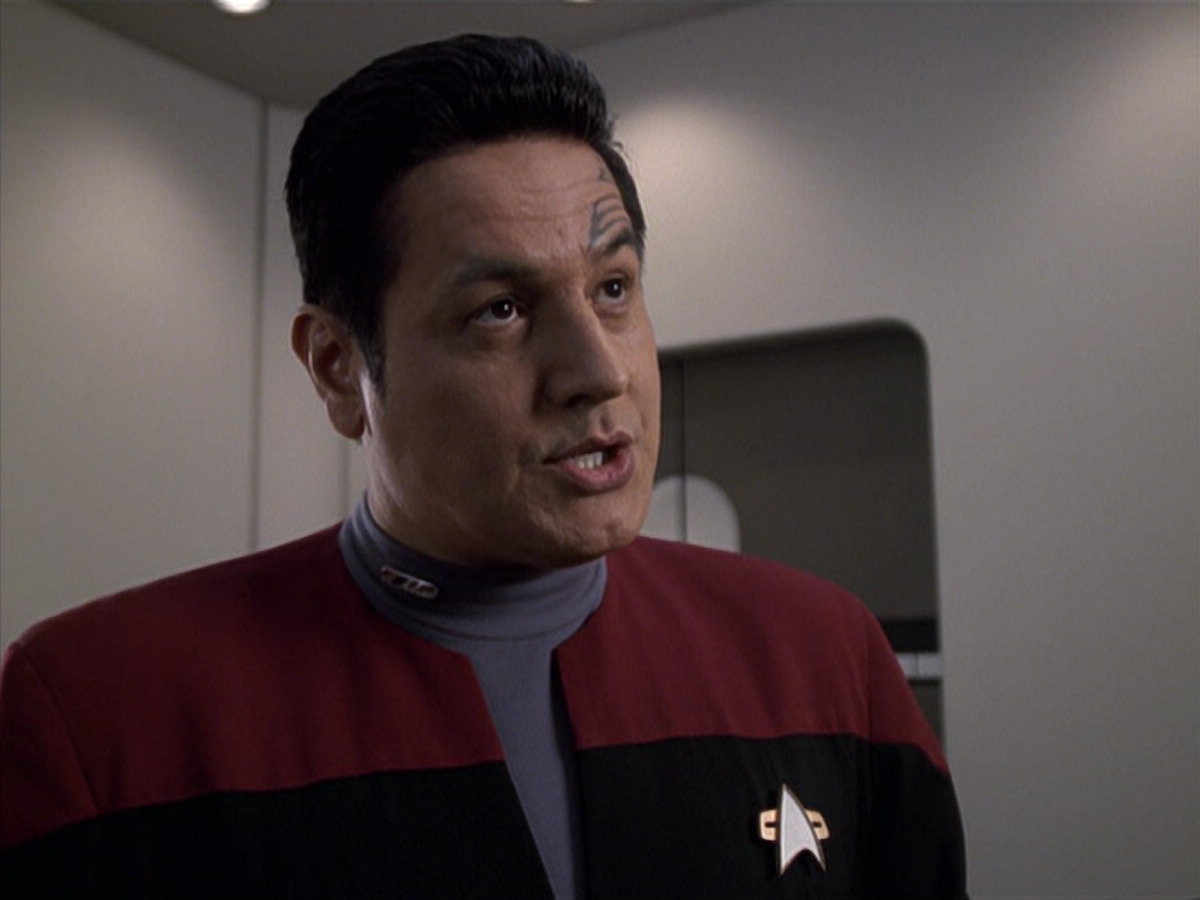 extant_StarTrek_VOY_6x25-TheHauntingOfDeckTwelve_01078.jpg