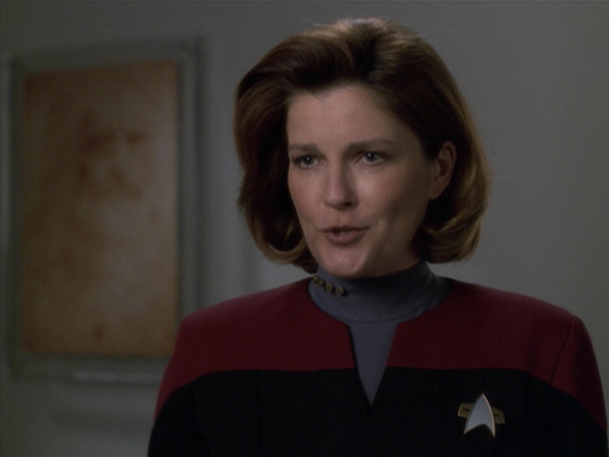 extant_StarTrek_VOY_6x25-TheHauntingOfDeckTwelve_01081.jpg