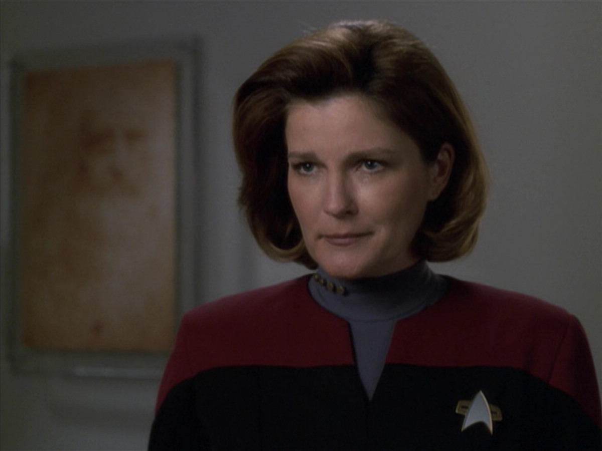 extant_StarTrek_VOY_6x25-TheHauntingOfDeckTwelve_01082.jpg