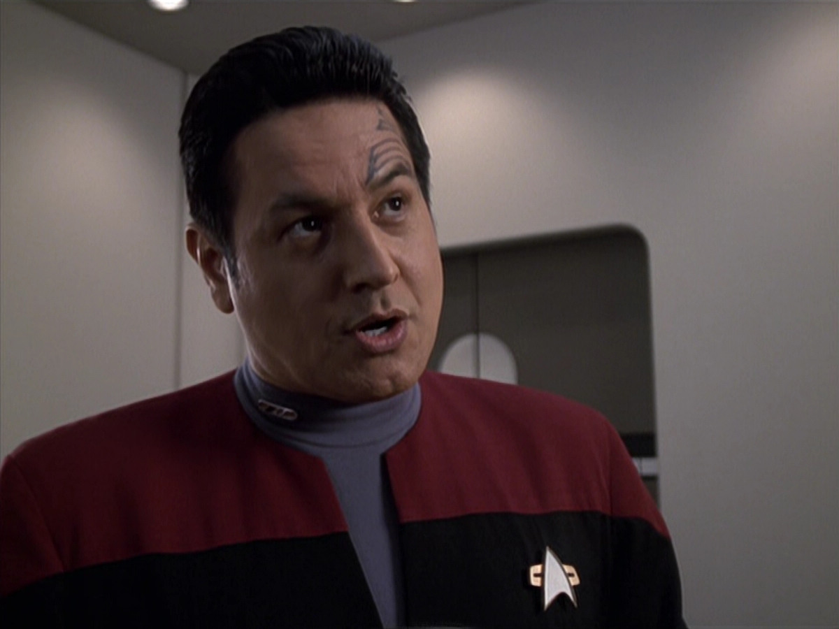 extant_StarTrek_VOY_6x25-TheHauntingOfDeckTwelve_01086.jpg