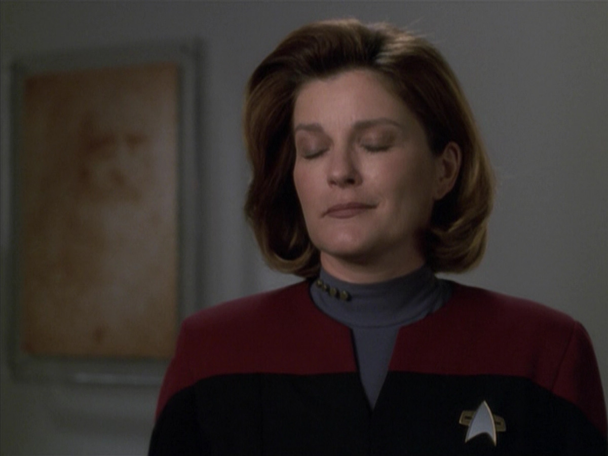 extant_StarTrek_VOY_6x25-TheHauntingOfDeckTwelve_01089.jpg