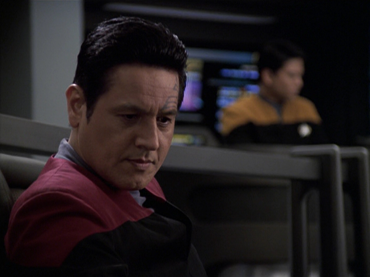 extant_StarTrek_VOY_6x25-TheHauntingOfDeckTwelve_01178.jpg