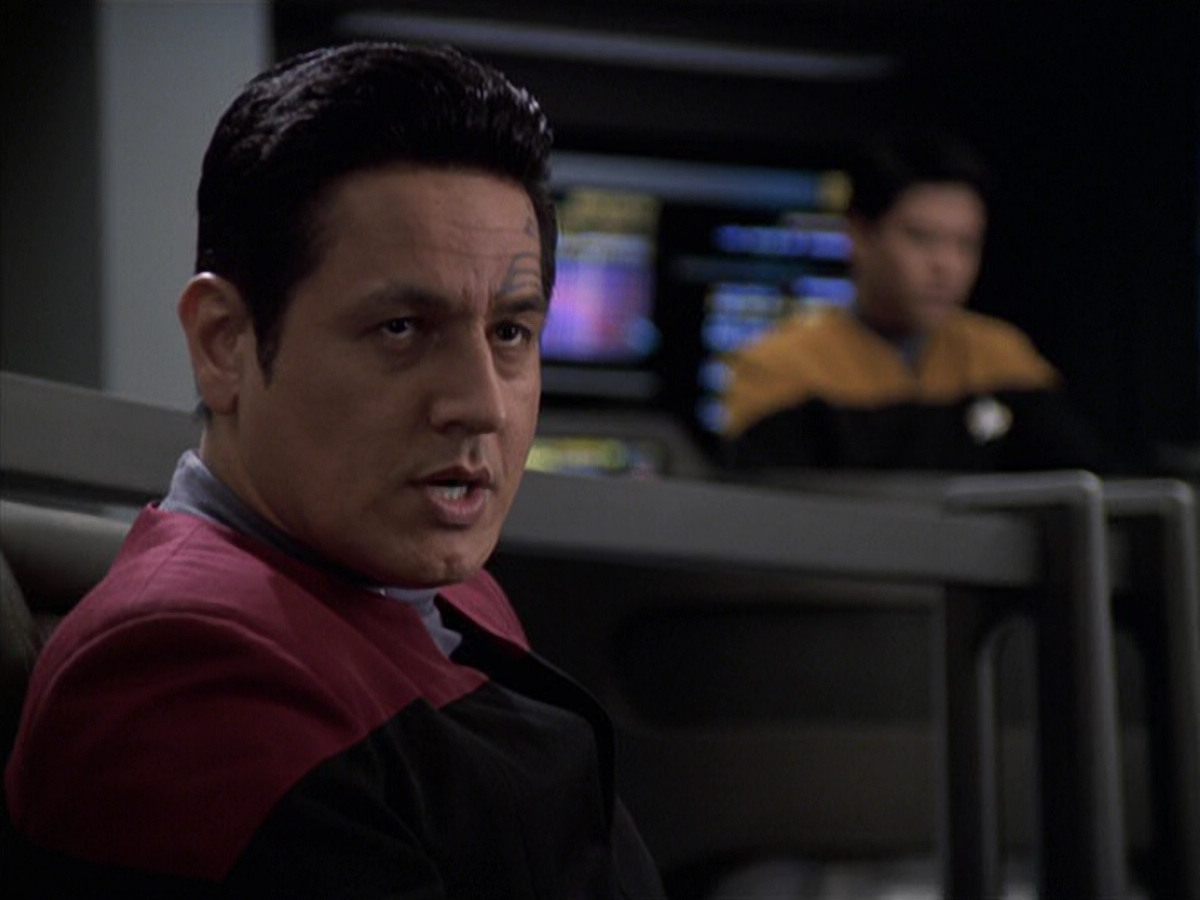 extant_StarTrek_VOY_6x25-TheHauntingOfDeckTwelve_01197.jpg
