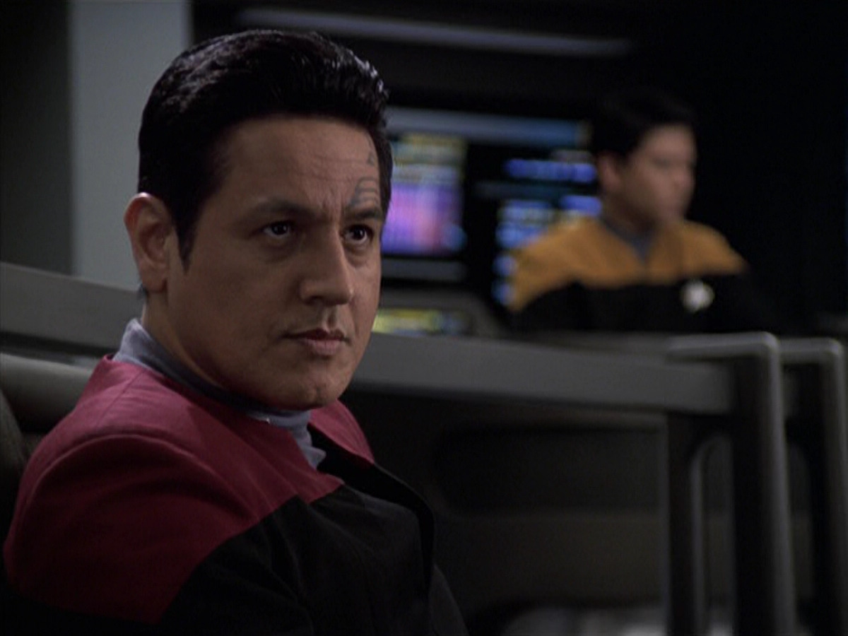 extant_StarTrek_VOY_6x25-TheHauntingOfDeckTwelve_01199.jpg