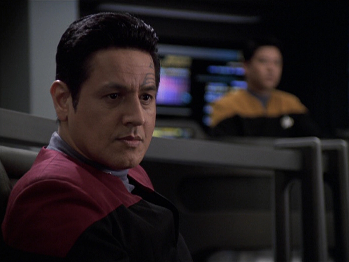 extant_StarTrek_VOY_6x25-TheHauntingOfDeckTwelve_01203.jpg