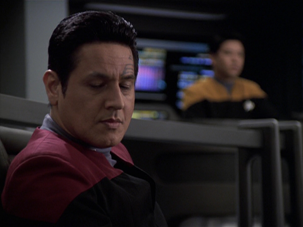 extant_StarTrek_VOY_6x25-TheHauntingOfDeckTwelve_01204.jpg