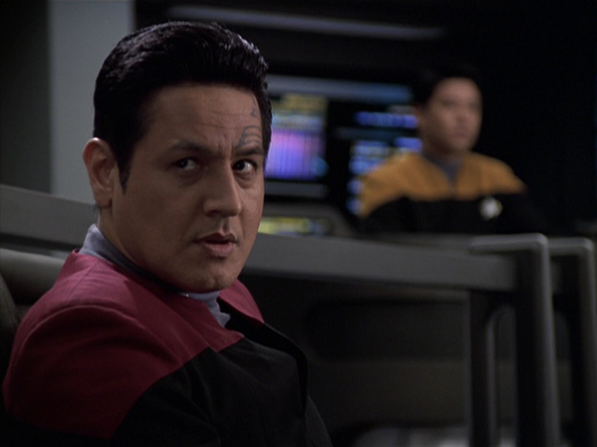 extant_StarTrek_VOY_6x25-TheHauntingOfDeckTwelve_01205.jpg