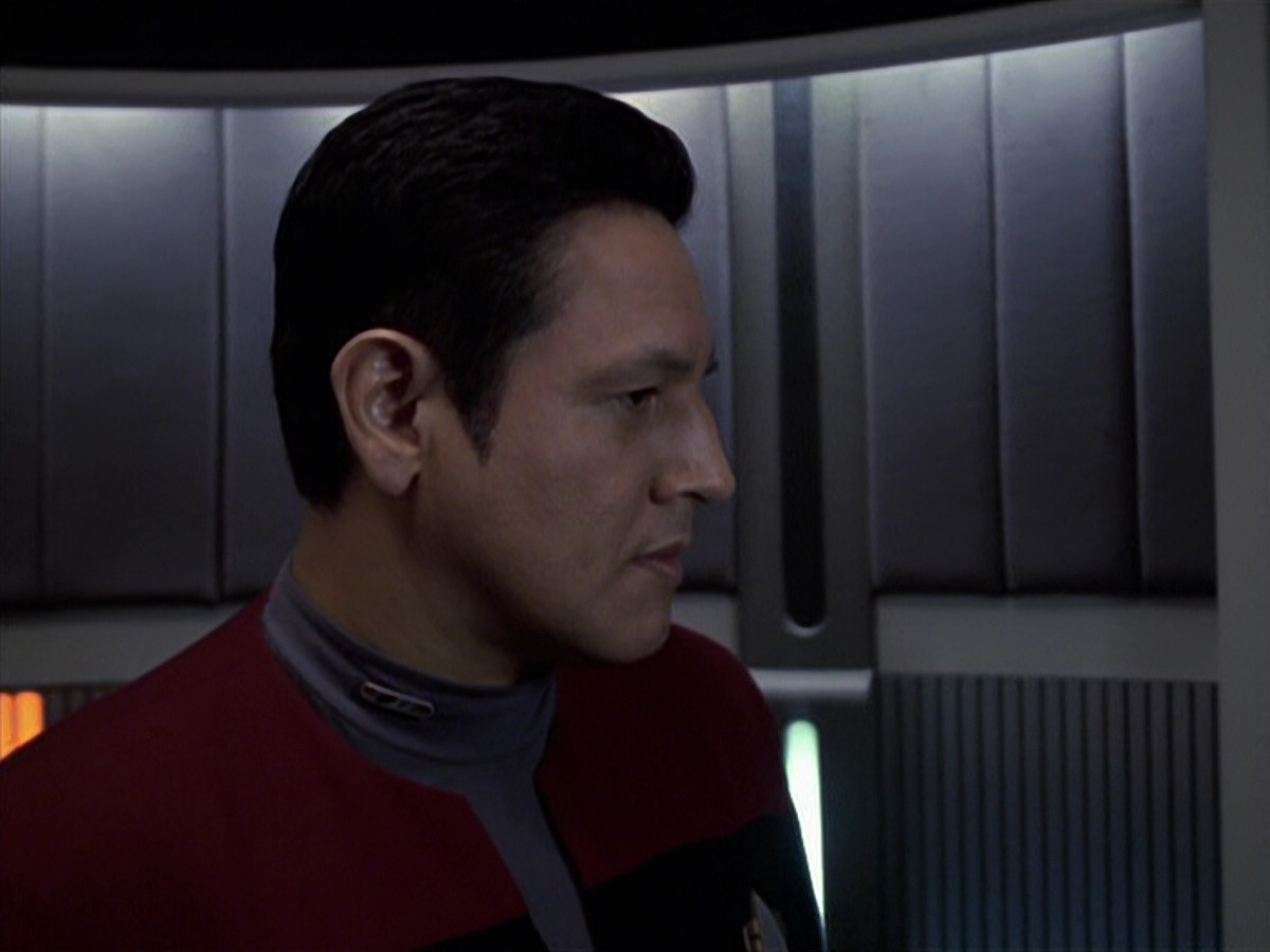 extant_StarTrek_VOY_6x25-TheHauntingOfDeckTwelve_01221.jpg