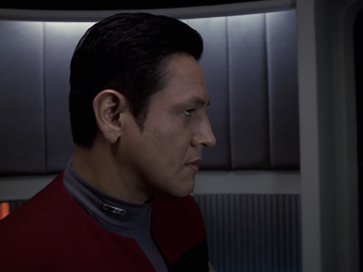 extant_StarTrek_VOY_6x25-TheHauntingOfDeckTwelve_01222.jpg