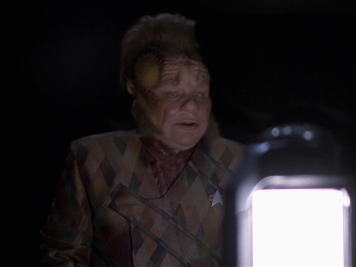 extant_StarTrek_VOY_6x25-TheHauntingOfDeckTwelve_01253.jpg