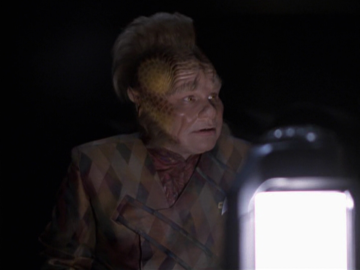 extant_StarTrek_VOY_6x25-TheHauntingOfDeckTwelve_01255.jpg