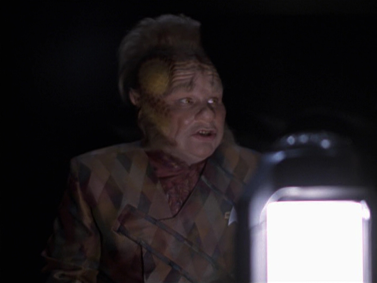 extant_StarTrek_VOY_6x25-TheHauntingOfDeckTwelve_01268.jpg