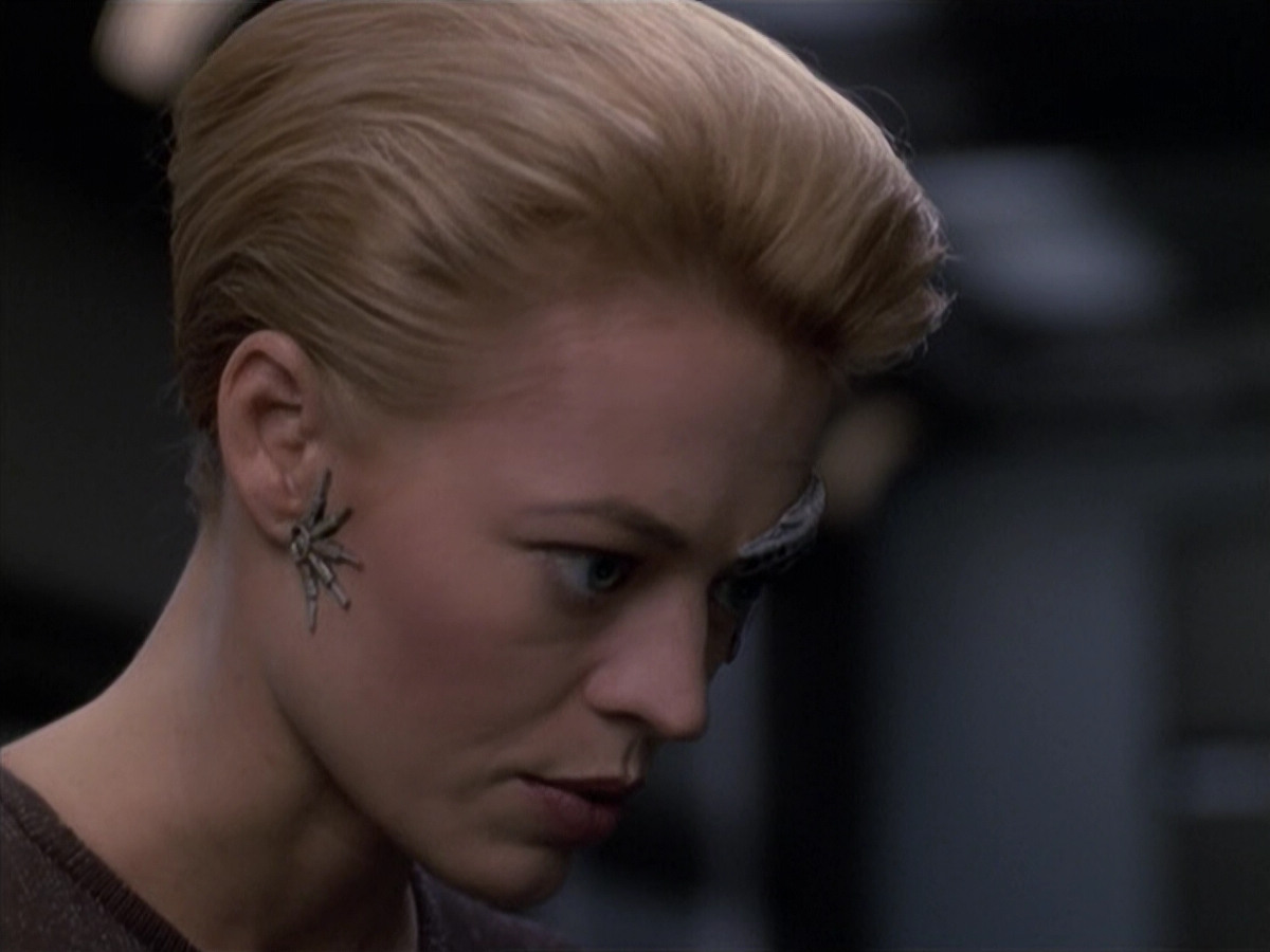 extant_StarTrek_VOY_6x25-TheHauntingOfDeckTwelve_01361.jpg