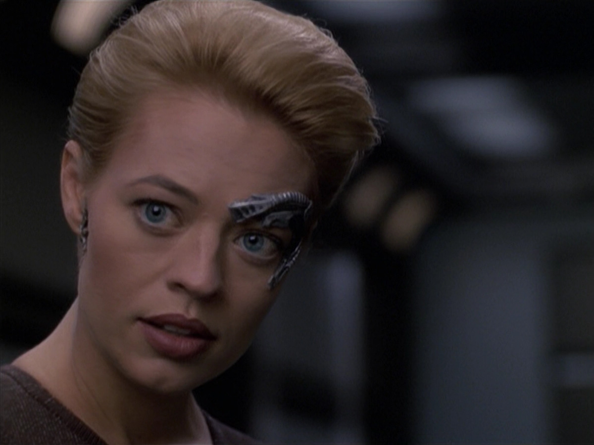 extant_StarTrek_VOY_6x25-TheHauntingOfDeckTwelve_01373.jpg