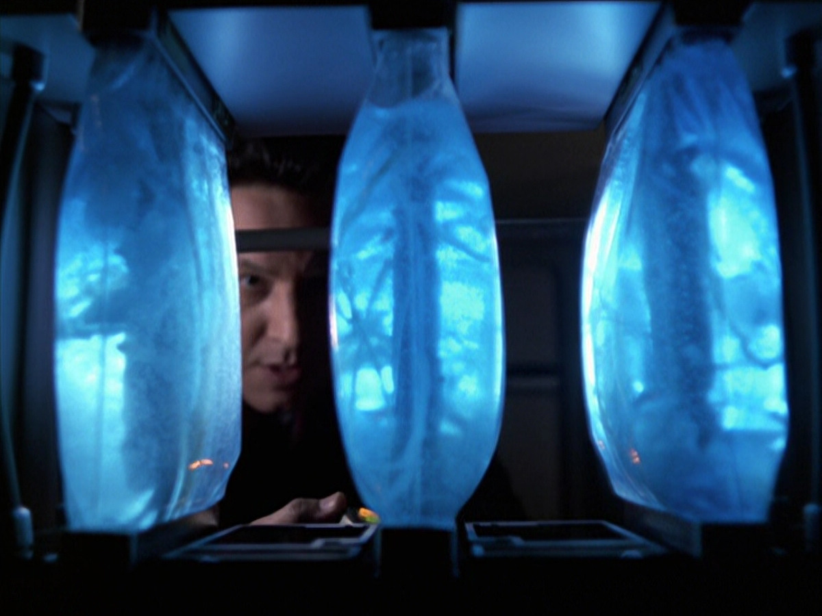 extant_StarTrek_VOY_6x25-TheHauntingOfDeckTwelve_01386.jpg