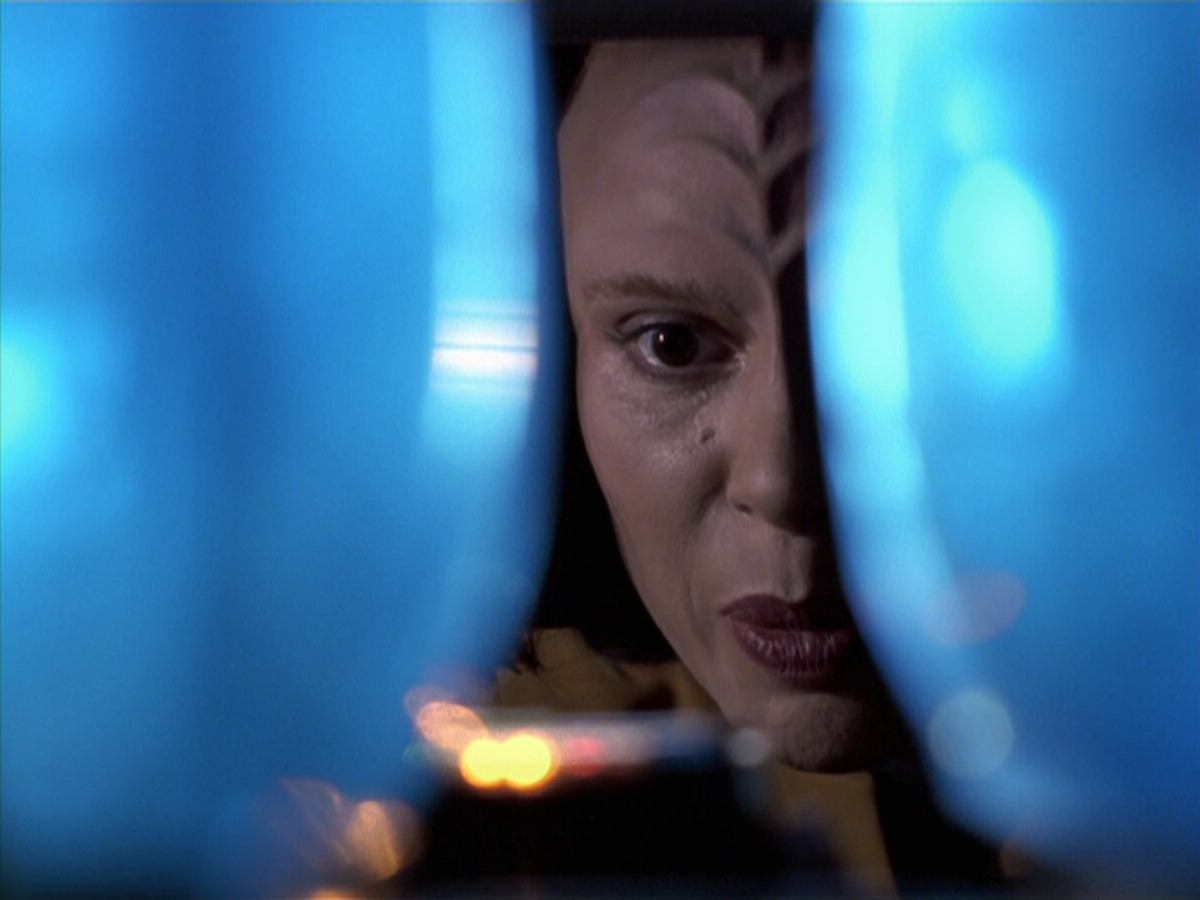 extant_StarTrek_VOY_6x25-TheHauntingOfDeckTwelve_01402.jpg