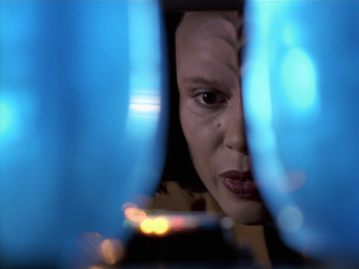 extant_StarTrek_VOY_6x25-TheHauntingOfDeckTwelve_01417.jpg