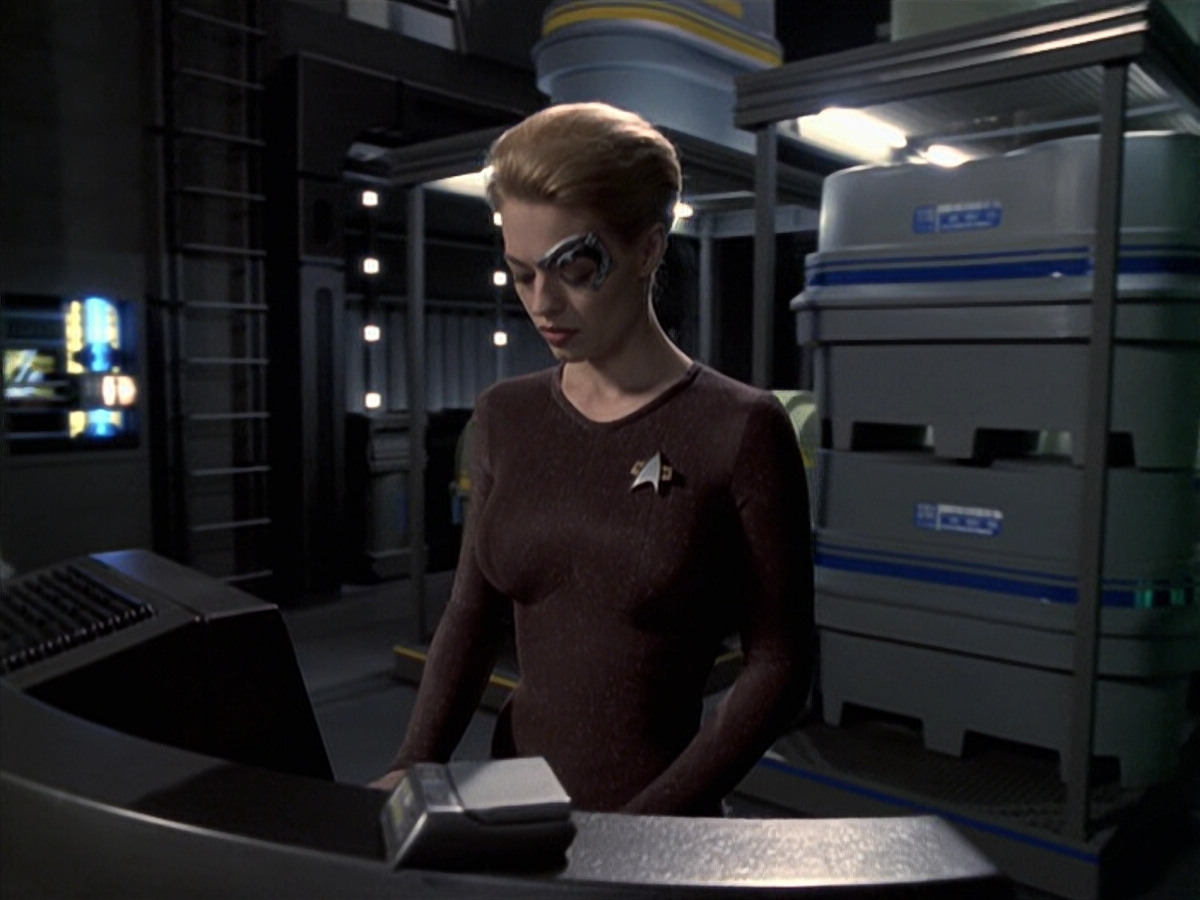 extant_StarTrek_VOY_6x25-TheHauntingOfDeckTwelve_01433.jpg