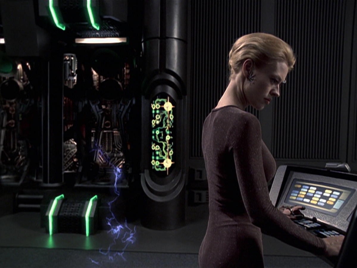 extant_StarTrek_VOY_6x25-TheHauntingOfDeckTwelve_01453.jpg