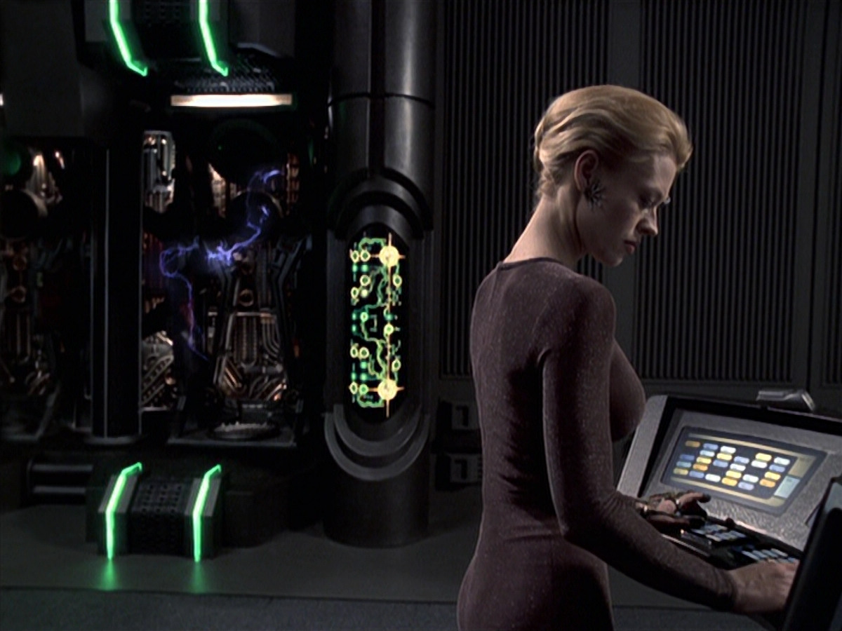 extant_StarTrek_VOY_6x25-TheHauntingOfDeckTwelve_01455.jpg