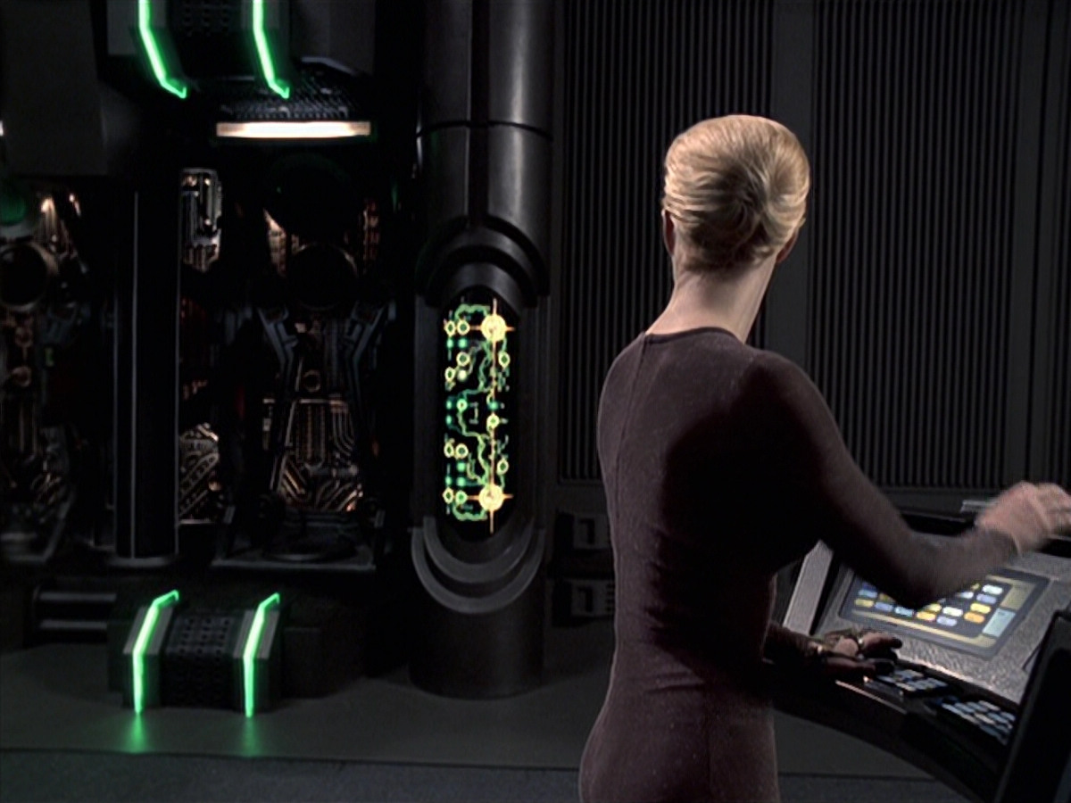 extant_StarTrek_VOY_6x25-TheHauntingOfDeckTwelve_01457.jpg