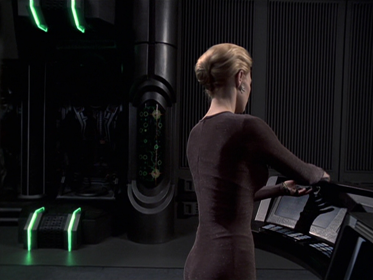 extant_StarTrek_VOY_6x25-TheHauntingOfDeckTwelve_01458.jpg