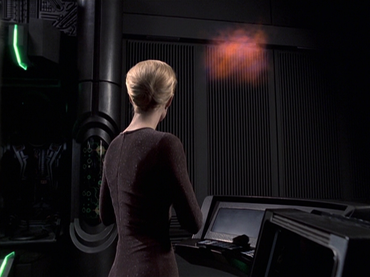 extant_StarTrek_VOY_6x25-TheHauntingOfDeckTwelve_01464.jpg