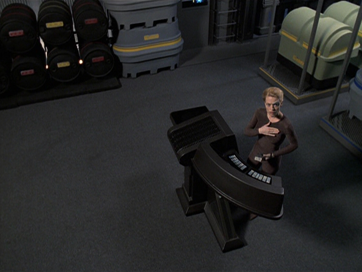 extant_StarTrek_VOY_6x25-TheHauntingOfDeckTwelve_01466.jpg