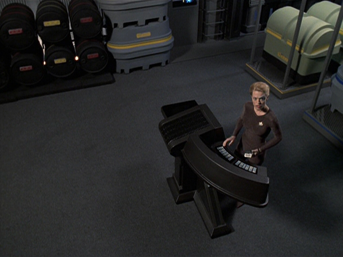 extant_StarTrek_VOY_6x25-TheHauntingOfDeckTwelve_01468.jpg