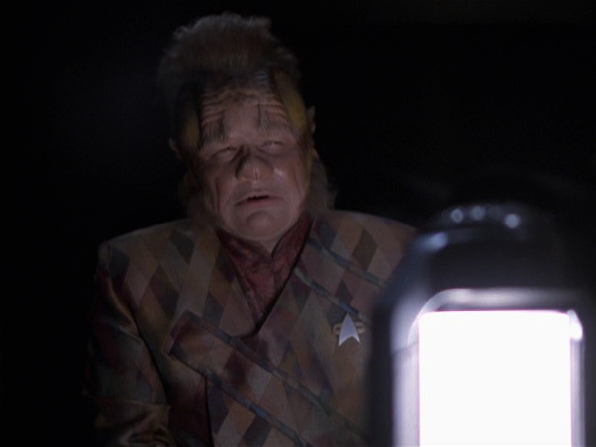 extant_StarTrek_VOY_6x25-TheHauntingOfDeckTwelve_01486.jpg