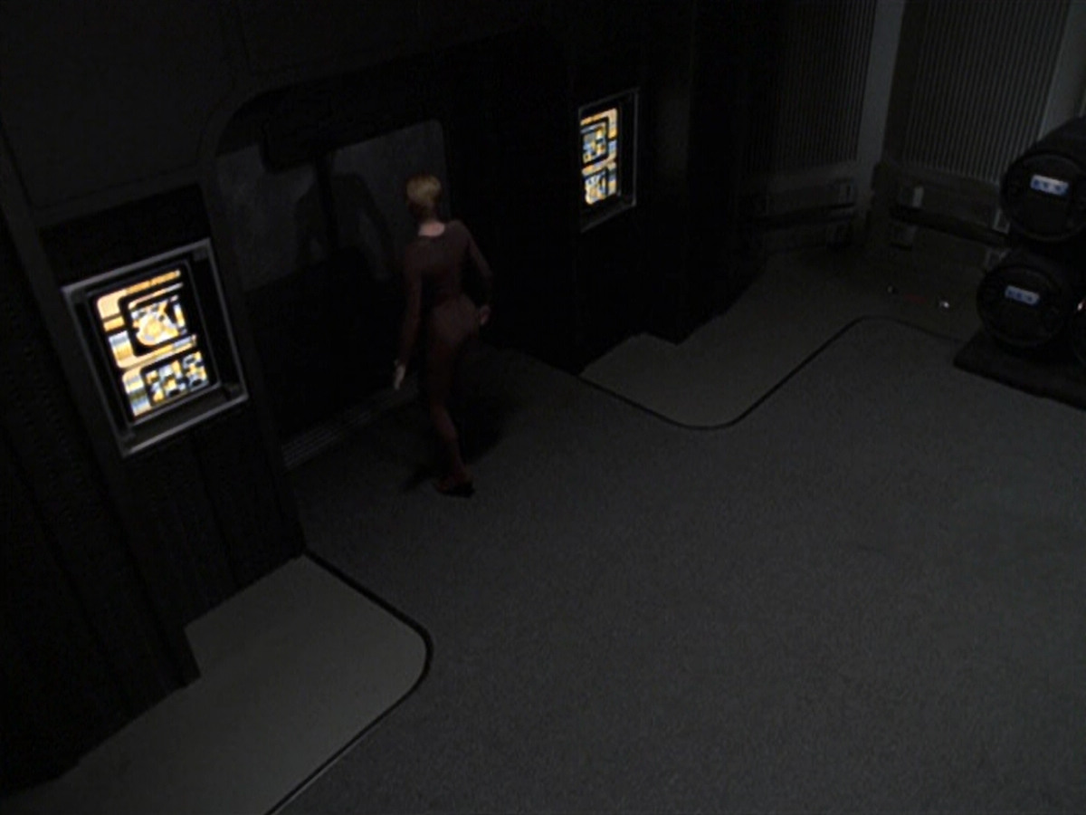 extant_StarTrek_VOY_6x25-TheHauntingOfDeckTwelve_01503.jpg