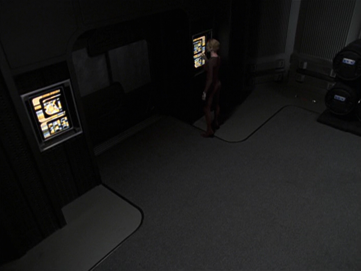 extant_StarTrek_VOY_6x25-TheHauntingOfDeckTwelve_01507.jpg
