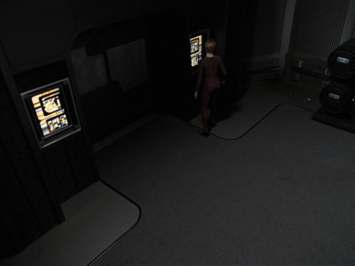 extant_StarTrek_VOY_6x25-TheHauntingOfDeckTwelve_01508.jpg