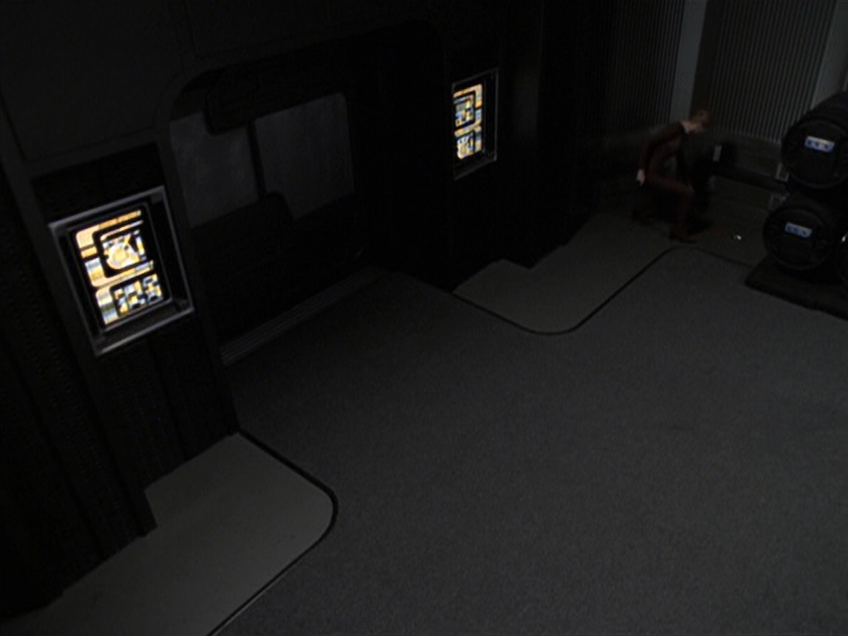 extant_StarTrek_VOY_6x25-TheHauntingOfDeckTwelve_01511.jpg