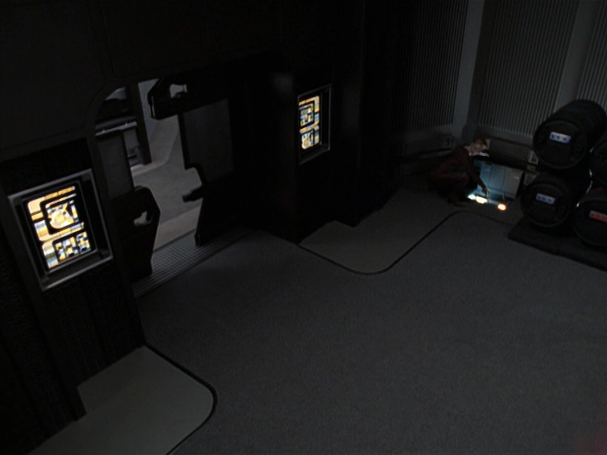 extant_StarTrek_VOY_6x25-TheHauntingOfDeckTwelve_01515.jpg
