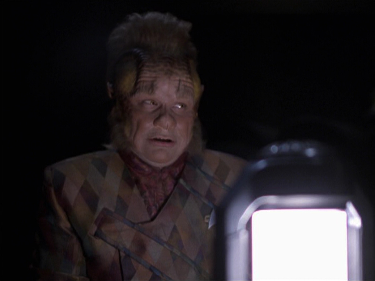 extant_StarTrek_VOY_6x25-TheHauntingOfDeckTwelve_01557.jpg