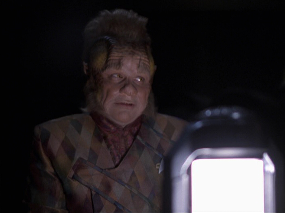 extant_StarTrek_VOY_6x25-TheHauntingOfDeckTwelve_01558.jpg