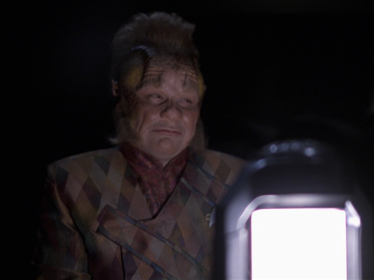 extant_StarTrek_VOY_6x25-TheHauntingOfDeckTwelve_01560.jpg